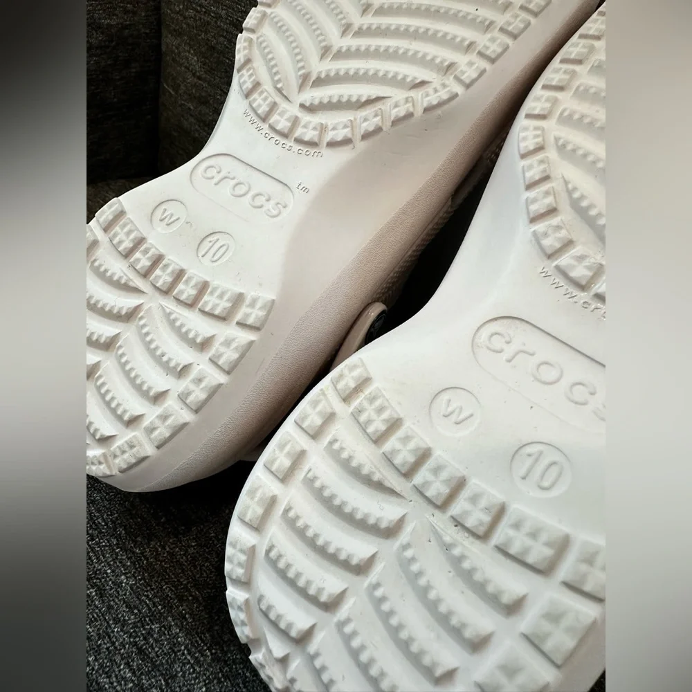 Crocs classic platform clog $60 retail - Picture 10 of 11